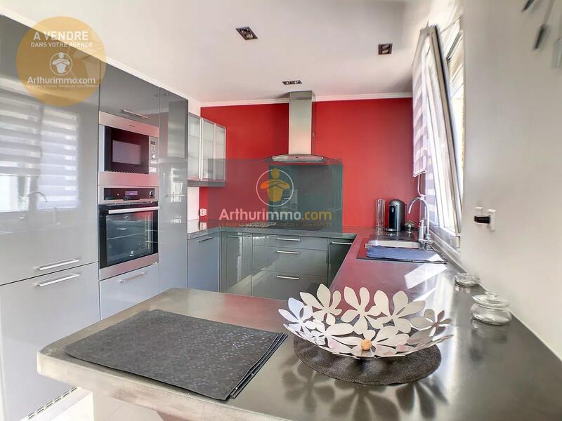 Maison - 137 m² - 8 pièces