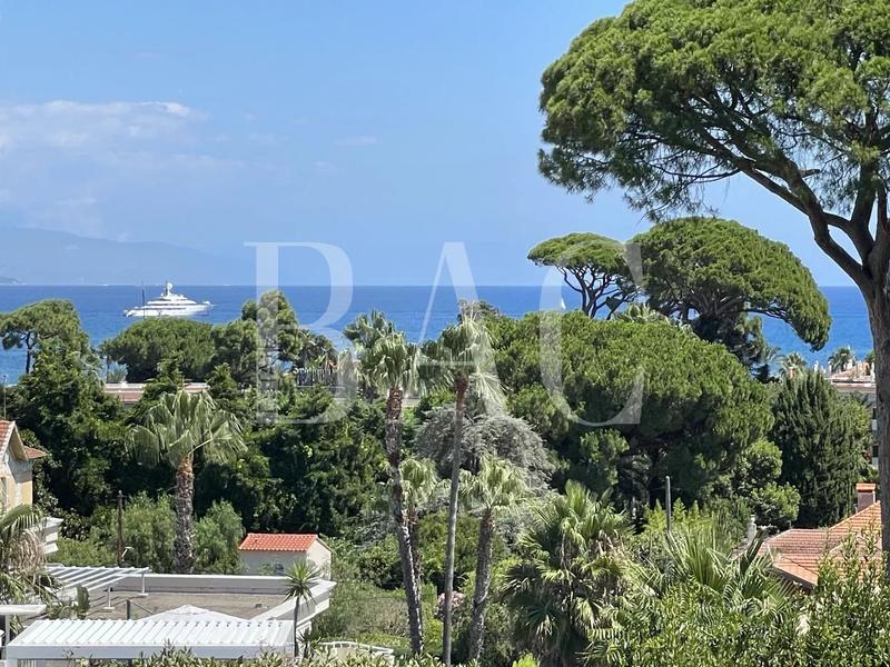 Villa - 320 m² - 8 pièces