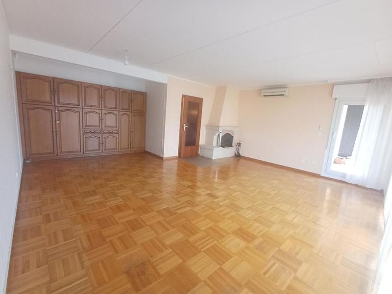 Maison - 180 m² - 8 pièces