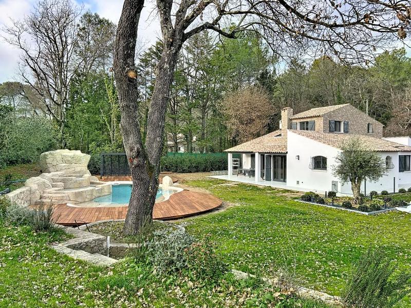 Villa - 210 m² - 6 pièces