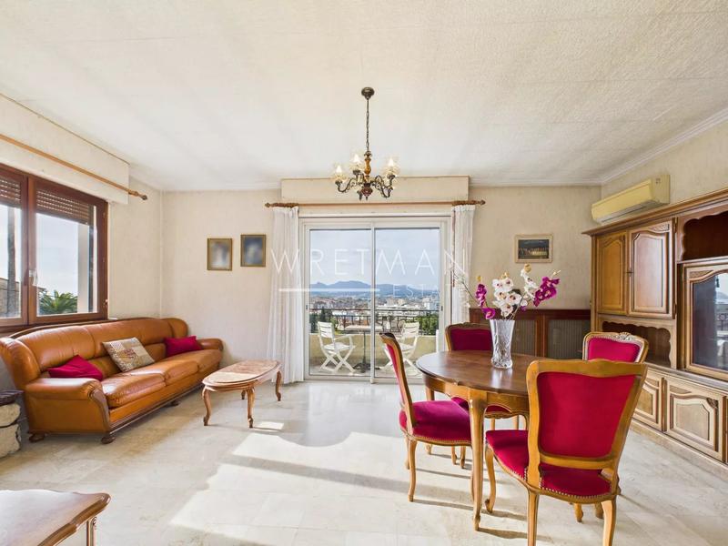 Appartement - 93 m² - 5 pièces