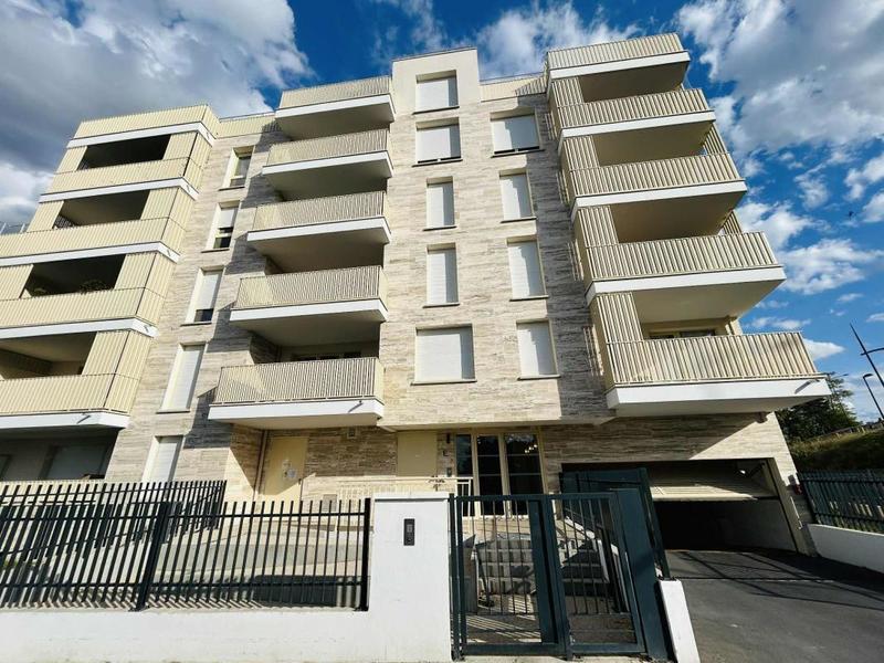 Appartement - 79 m² - 4 pièces