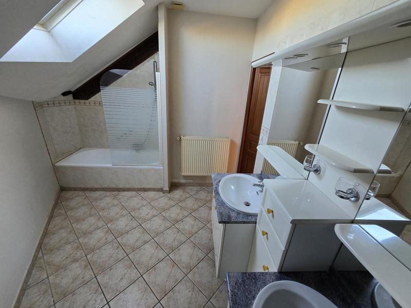 Appartement - 85 m² - 3 pièces