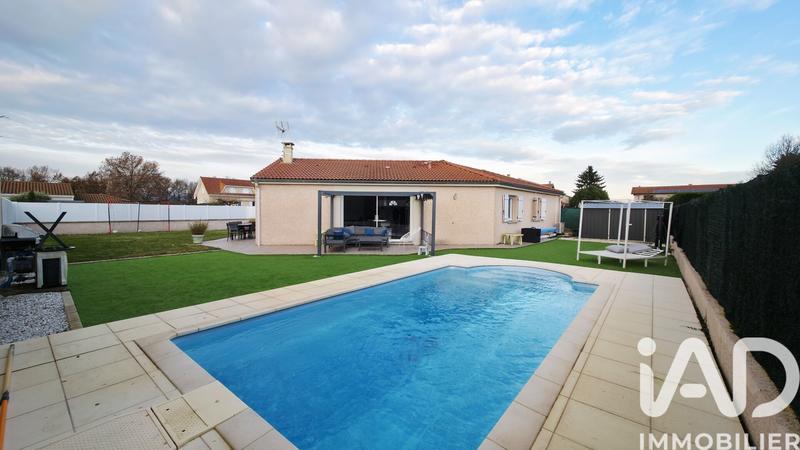 Maison - 95 m² - 4 pièces