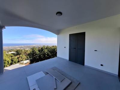 Appartement - 92 m² - 4 pièces