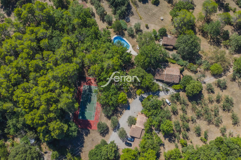 Propriété - 400 m² - 9 pièces