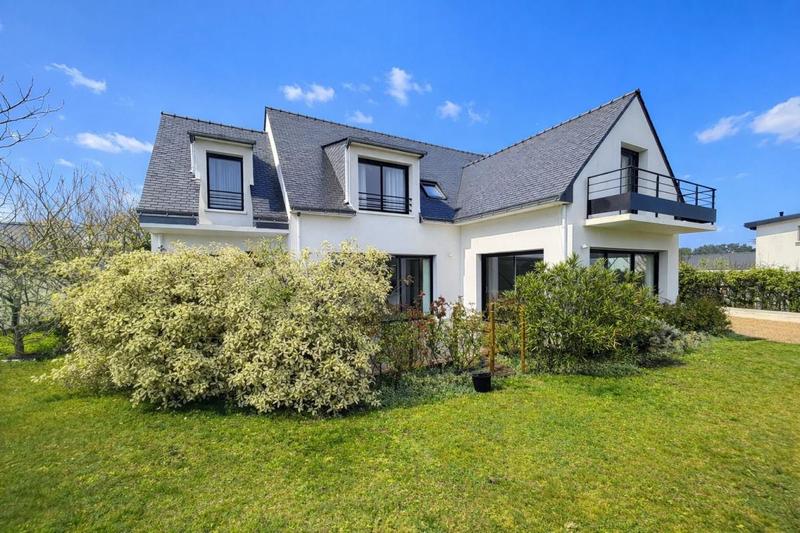 Maison - 205 m² - 6 pièces