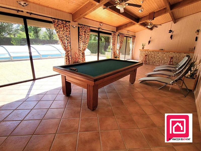 Maison - 200 m² - 7 pièces