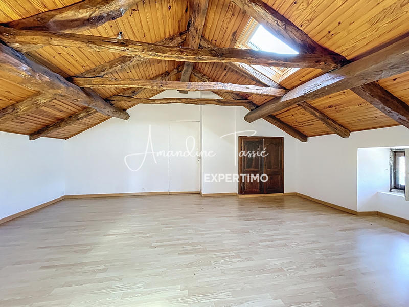 Maison - 204 m² - 6 pièces