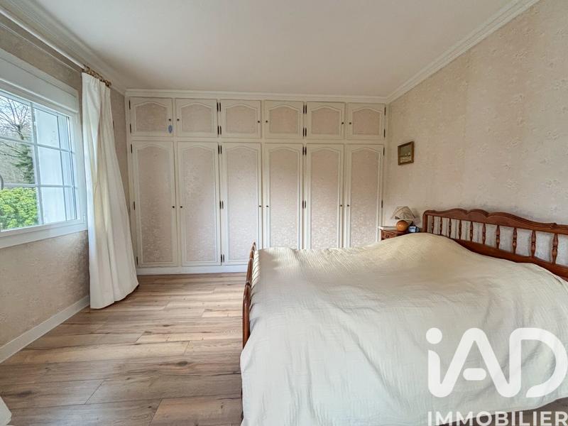 Maison - 239 m² - 8 pièces