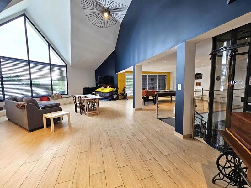 Maison - 530 m² - 10 pièces