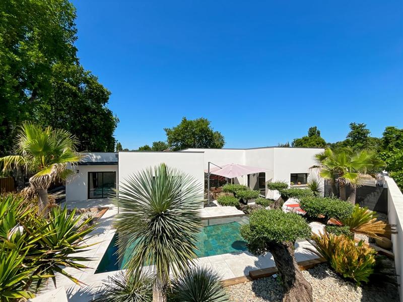 Maison - 210 m² - 5 pièces