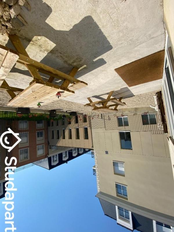 Chambre - 10 m² - 1 pièce