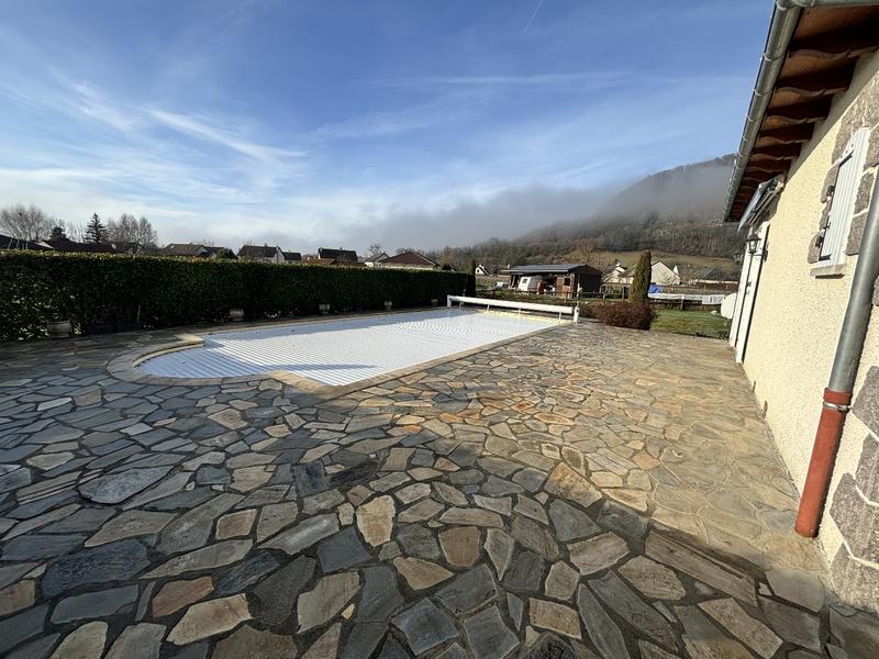 Maison - 210 m² - 8 pièces