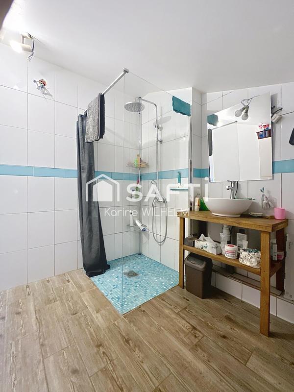 Maison - 200 m² - 8 pièces