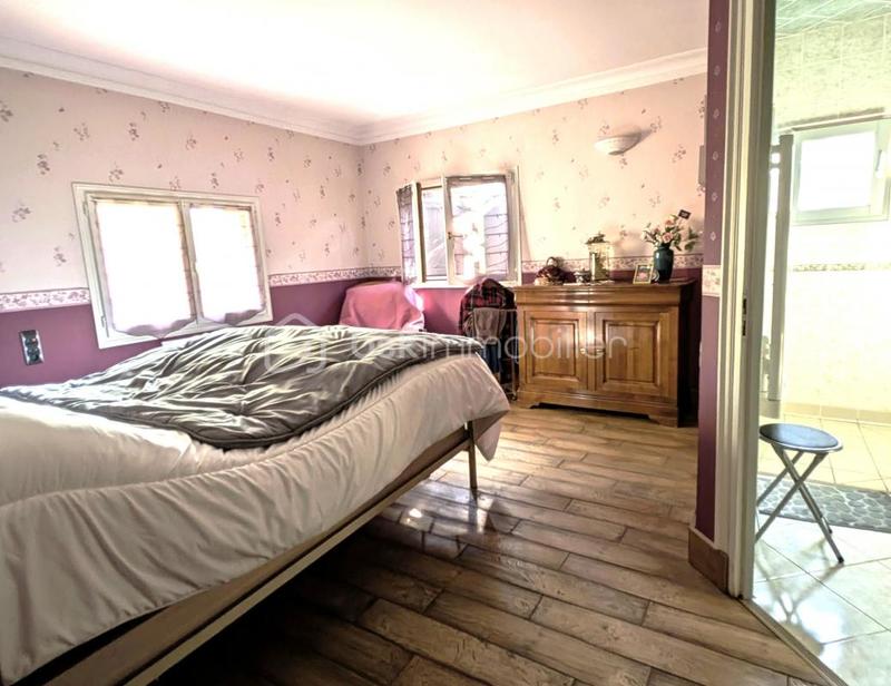 Demeure - 299 m² - 10 pièces