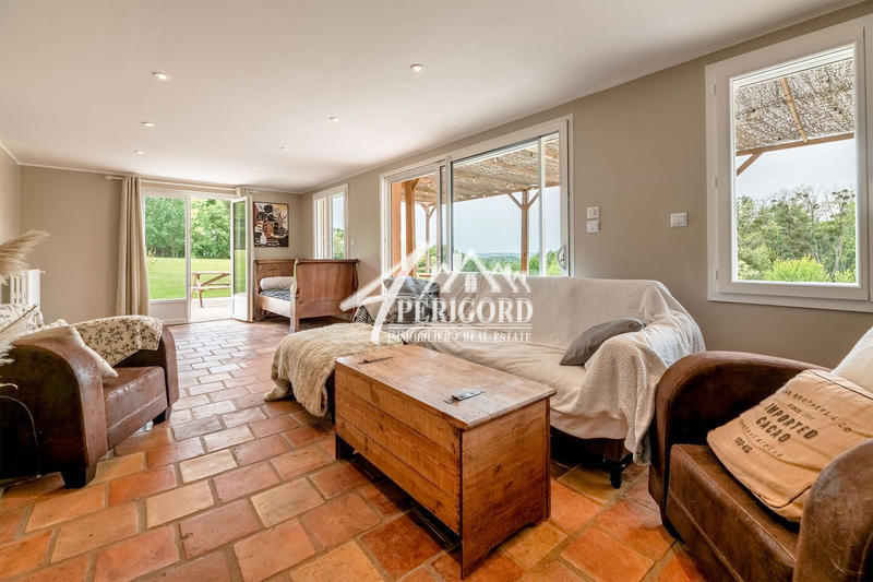 Maison ancienne - 173 m² - 8 pièces