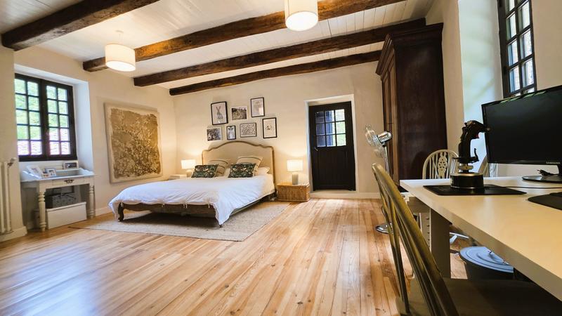 Maison - 426 m² - 15 pièces