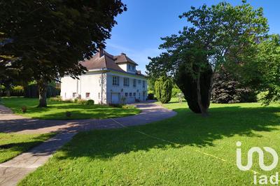 Maison - 306 m² - 7 pièces