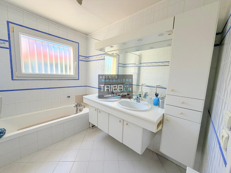 Villa - 206 m² - 5 pièces