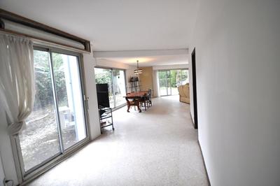 Maison - 200 m² - 8 pièces