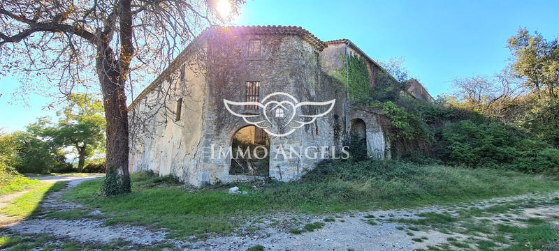 Mas - 2 500 m² - 30 pièces