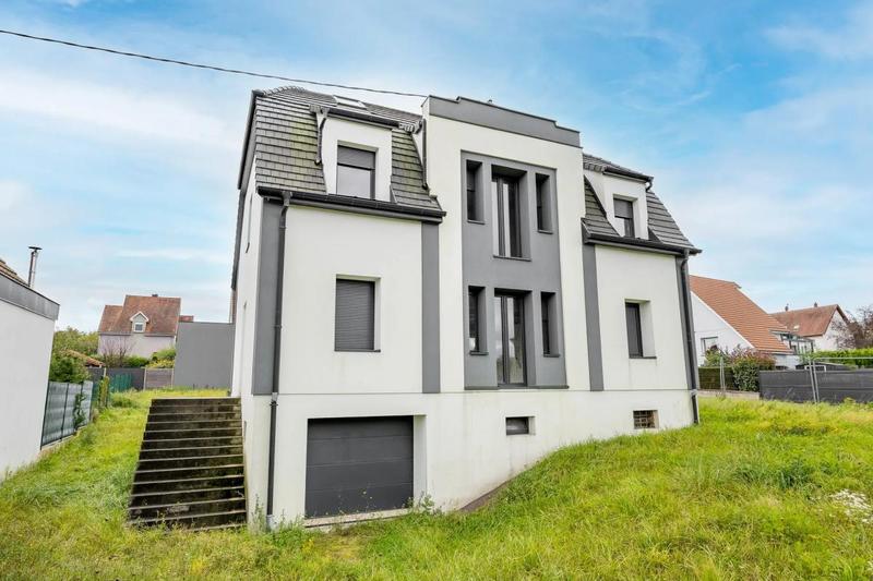 Maison - 200 m² - 7 pièces