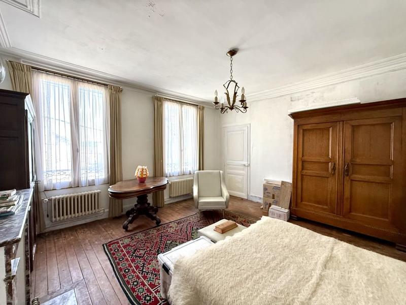 Demeure - 283 m² - 10 pièces