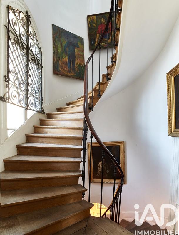 Maison - 338 m² - 14 pièces