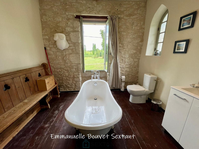 Maison - 234 m² - 8 pièces