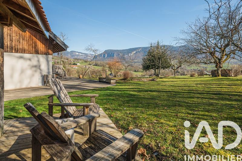 Maison - 200 m² - 9 pièces