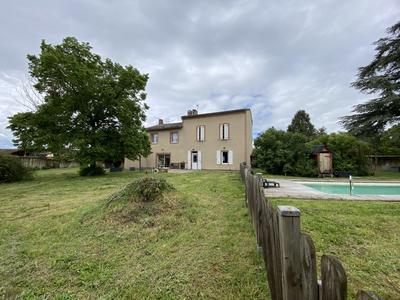 Maison - 177 m² - 5 pièces