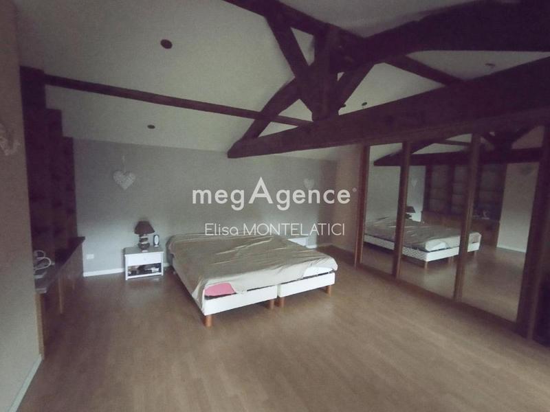 Maison de village - 225 m² - 8 pièces