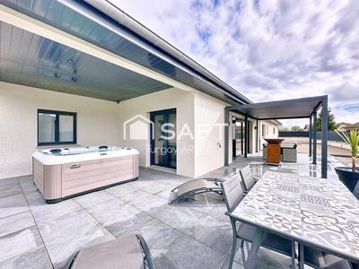 Maison - 138 m² - 5 pièces