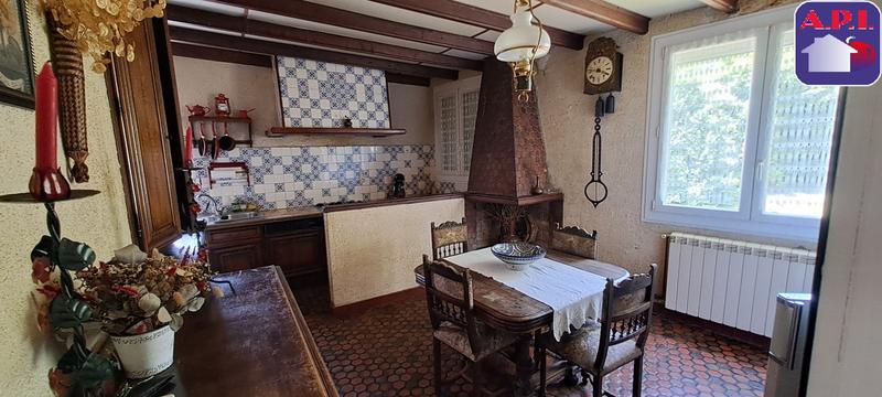 Maison - 220 m² - 8 pièces