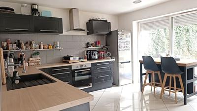 Maison - 250 m² - 12 pièces