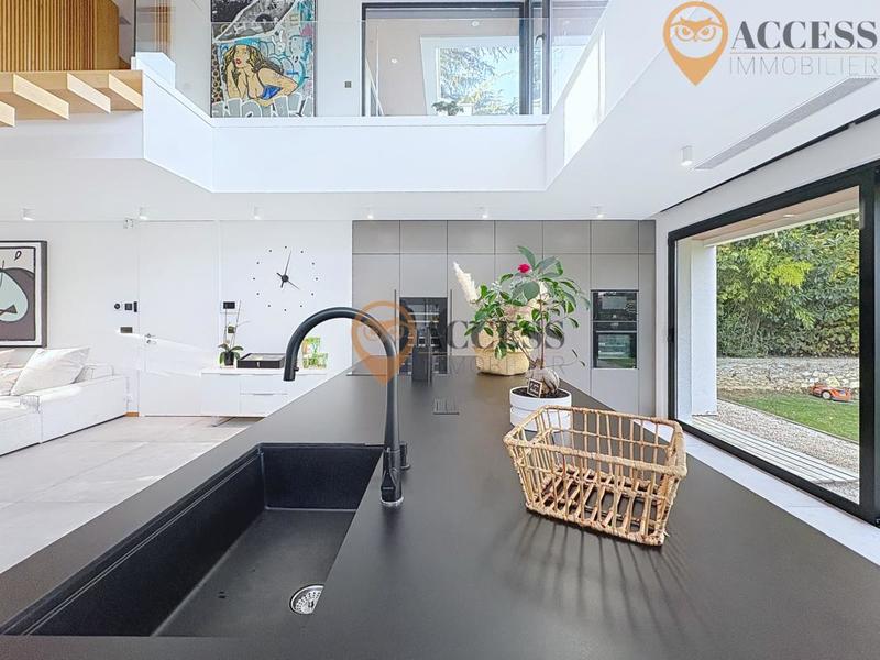 Maison - 177 m² - 7 pièces