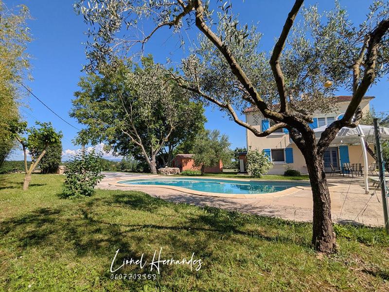 Maison - 162 m² - 7 pièces