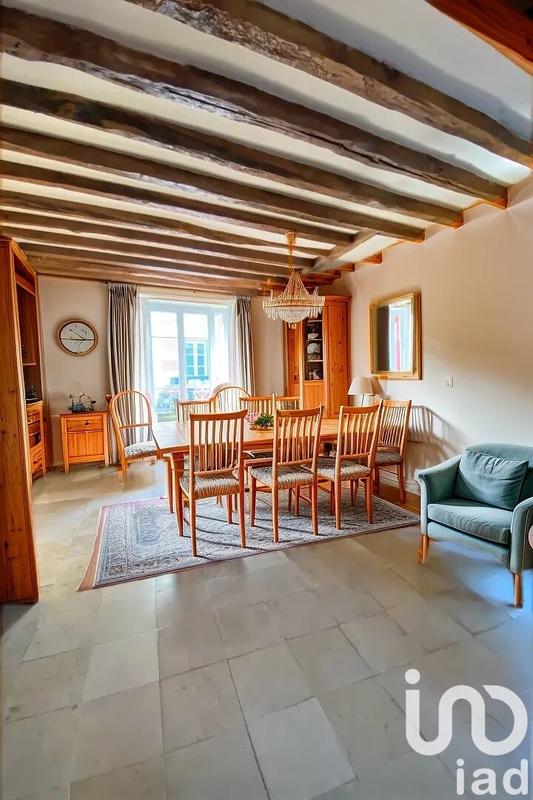 Maison - 213 m² - 8 pièces