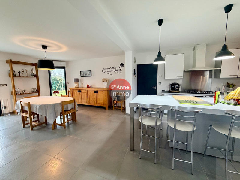 Maison - 200 m² - 10 pièces