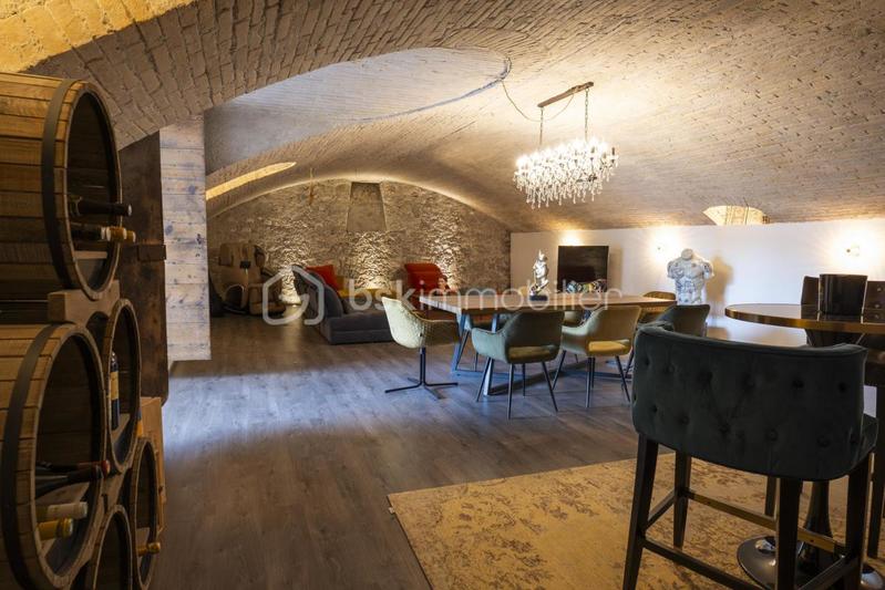 Corps de ferme - 270 m² - 7 pièces