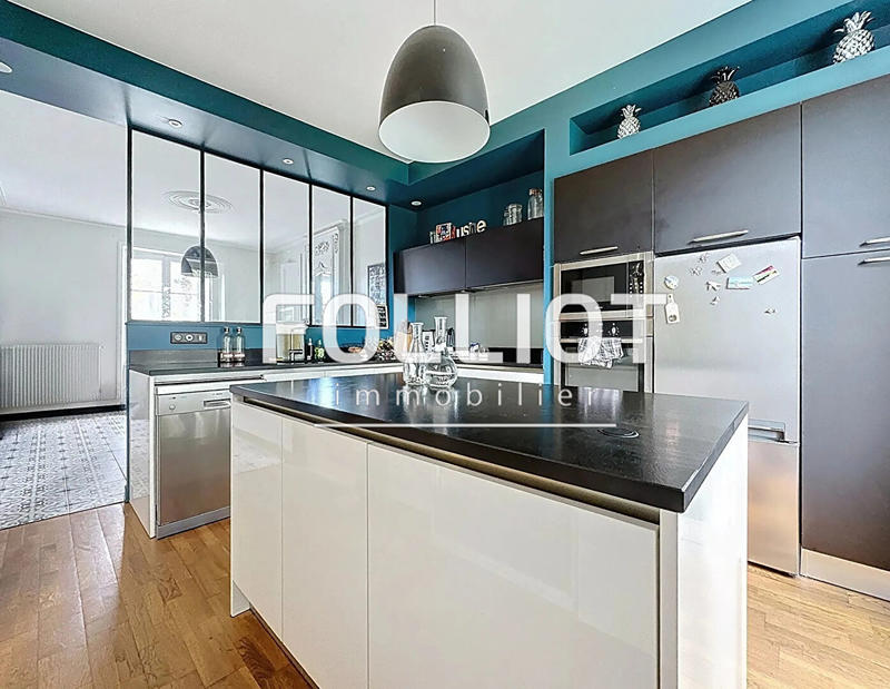 Maison - 200 m² - 9 pièces