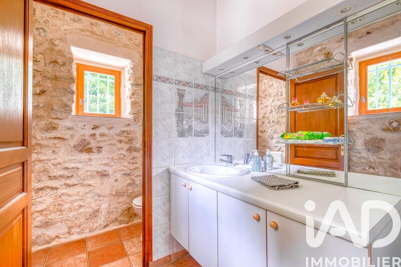 Maison - 432 m² - 14 pièces