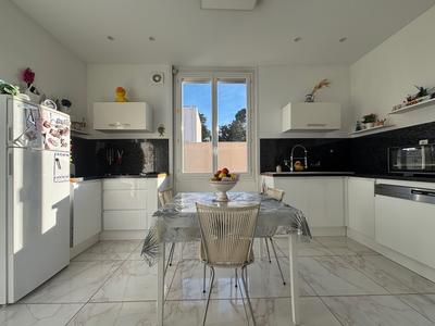 Maison - 138 m² - 5 pièces