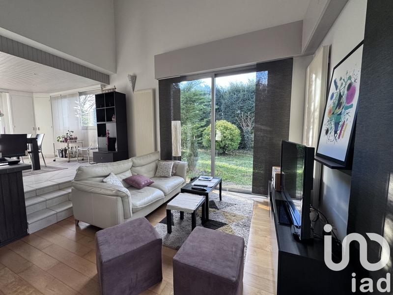 Maison - 245 m² - 9 pièces