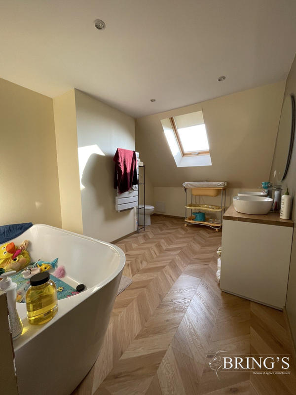 Maison - 136 m² - 5 pièces