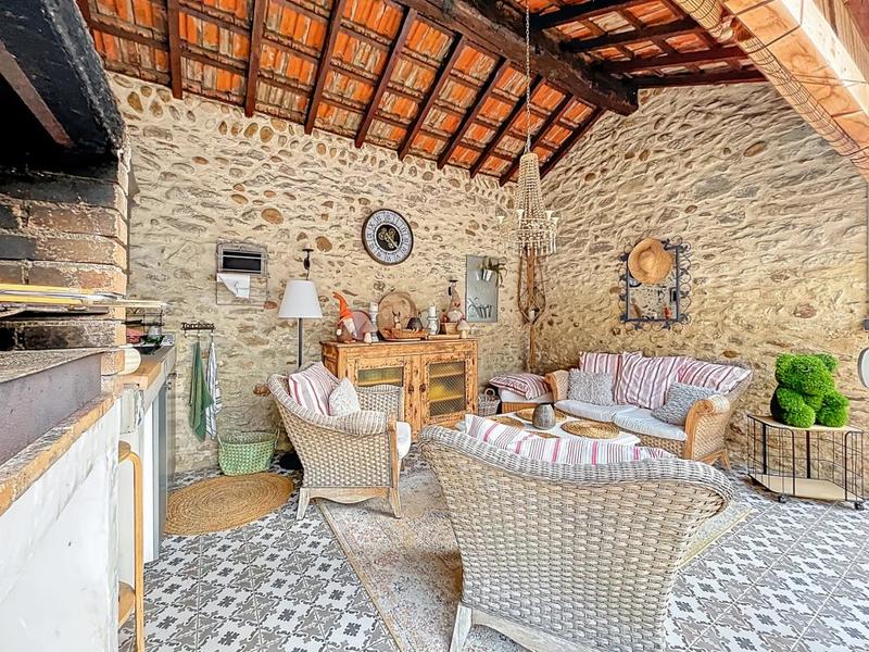 Maison - 310 m² - 11 pièces