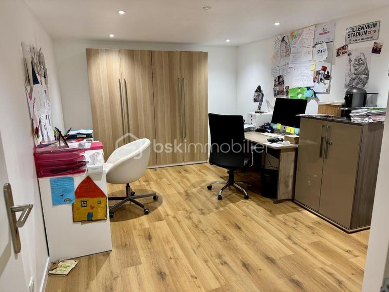 Maison - 210 m² - 8 pièces