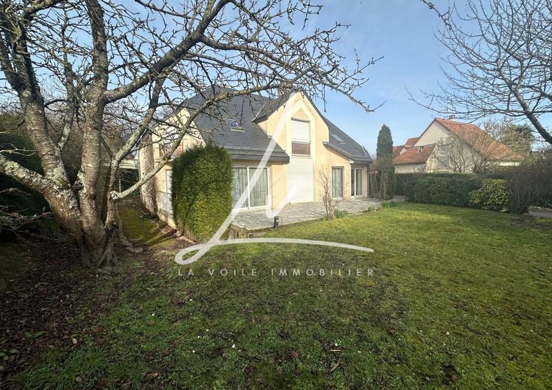 Maison contemporaine - 206 m² - 8 pièces