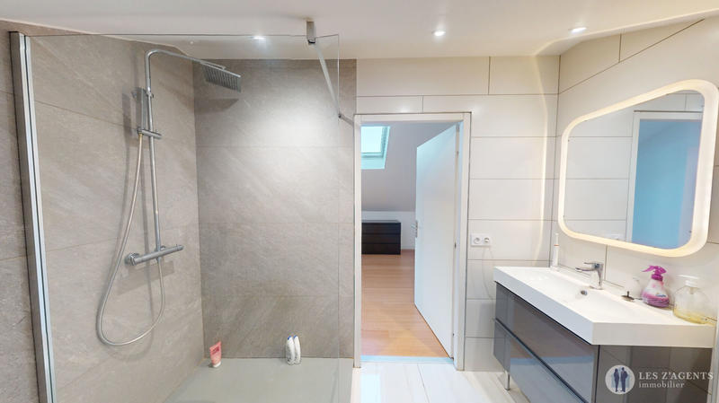 Maison - 138 m² - 5 pièces